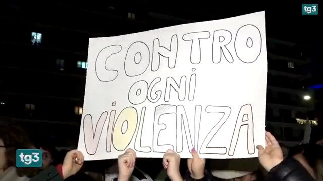 Manifestazione a Roma contro l'omofobia dopo l'aggressione a una coppia di ragazzi la notte di Capodanno perché si tenevano per mano