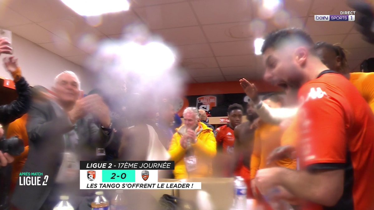 🇫🇷 #LAVALFCL ⚽ Quelle ambiance dans le vestiaire de Laval après la victoire contre Lorient ! Prime doublée !