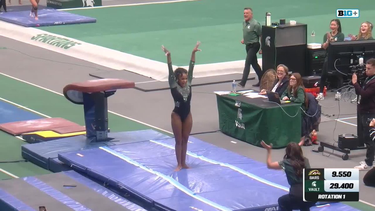 She's baaaack 🤩 9.950 for Nikki! #GoGreen
