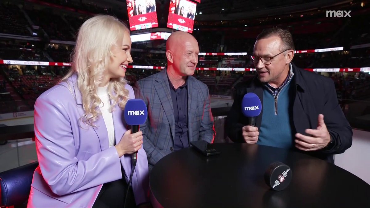 Kekun kulmahuone sai tänään kunnia-arvoisen vieraan, kun jääkiekkolegenda Steve Yzerman istui pöytään Anni Jämsän ja Jarmo Kekäläisen kanssa. 👏 #U20fi #NuoretLeijonat #Leijonat