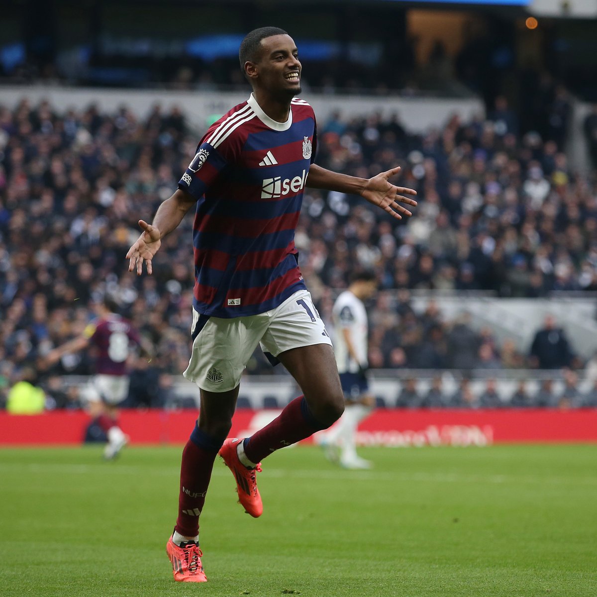 Alexander Isak cannot stop scoring at the moment! 🎯