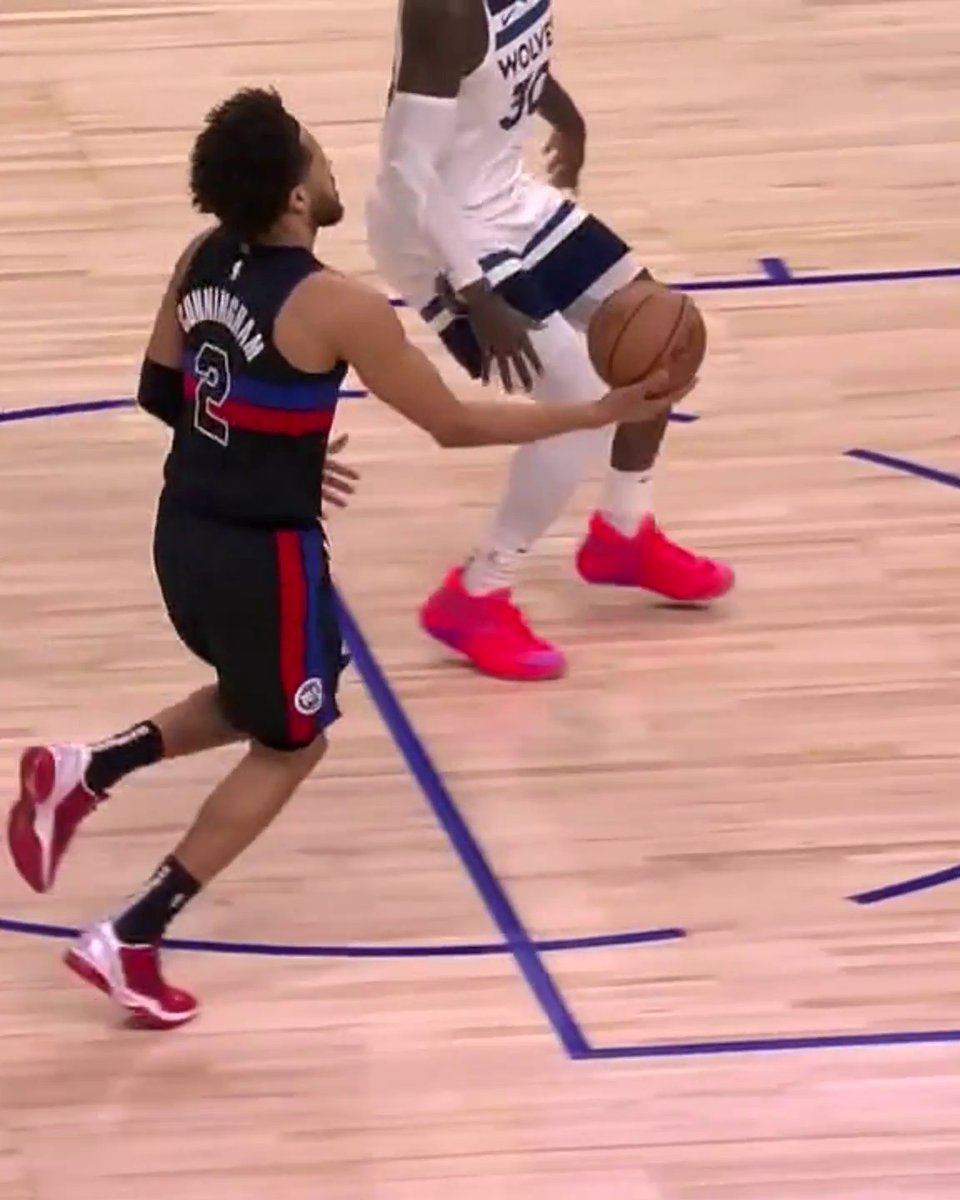 CADE CUNNINGHAM OFF GLASS TO AUSAR THOMPSON 💥💥💥