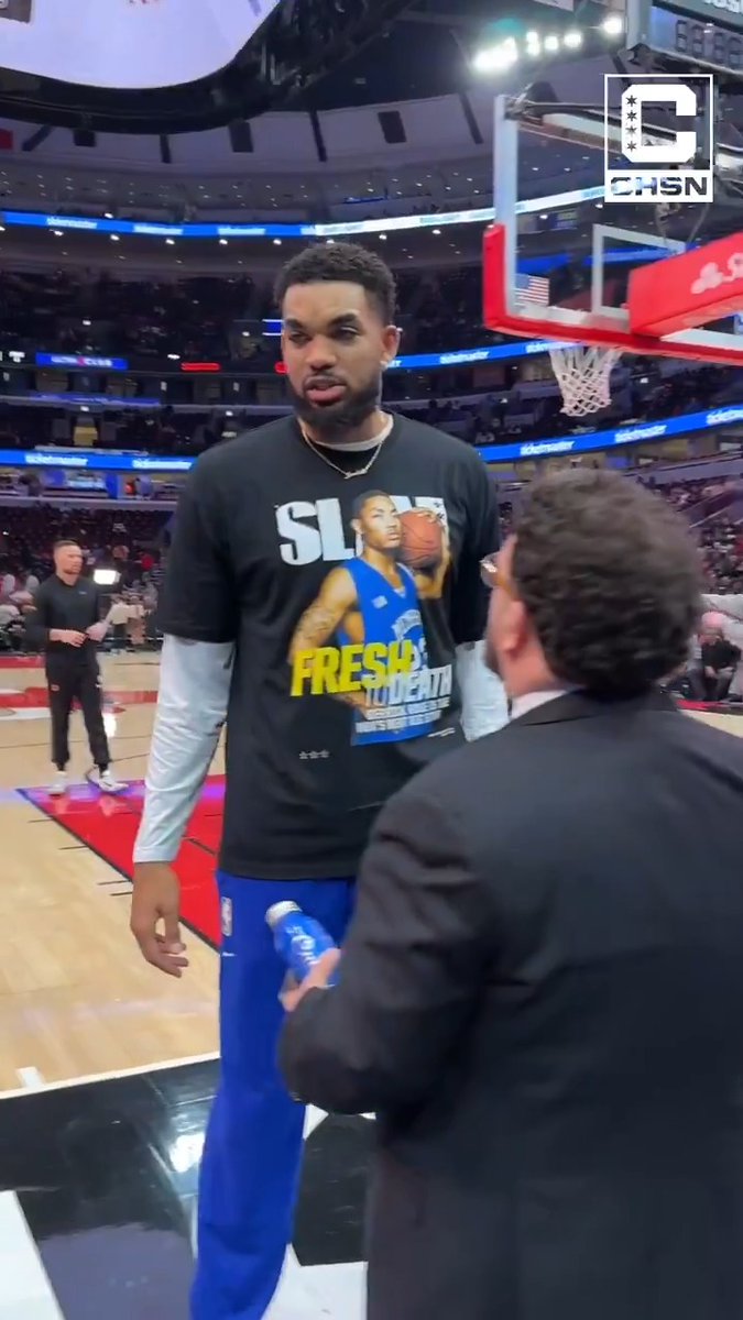 KAT rocking a shirt with DRose's 2008 Slam cover ahead of 'Derrick Rose Night' in Chicago 🌹