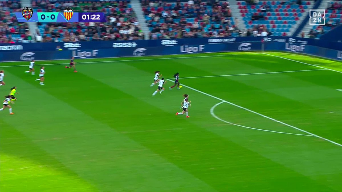 ES UNA MURALLA INFINITA 🛡️🔒 La primera parte de Enith Salón es para verla en bucle 🔁 #LigaFenDAZN ⚽️