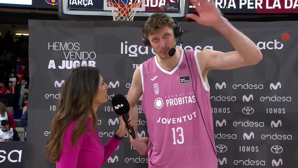 🎄 "BON NADAL" Artem Pustovyi se atreve con el catalán después de conseguir un triunfo muy importante con la Club Joventut Badalona. 📺 Vamos por Movistar Plus+ #LigaEndesa | #ConectaConTuPasión