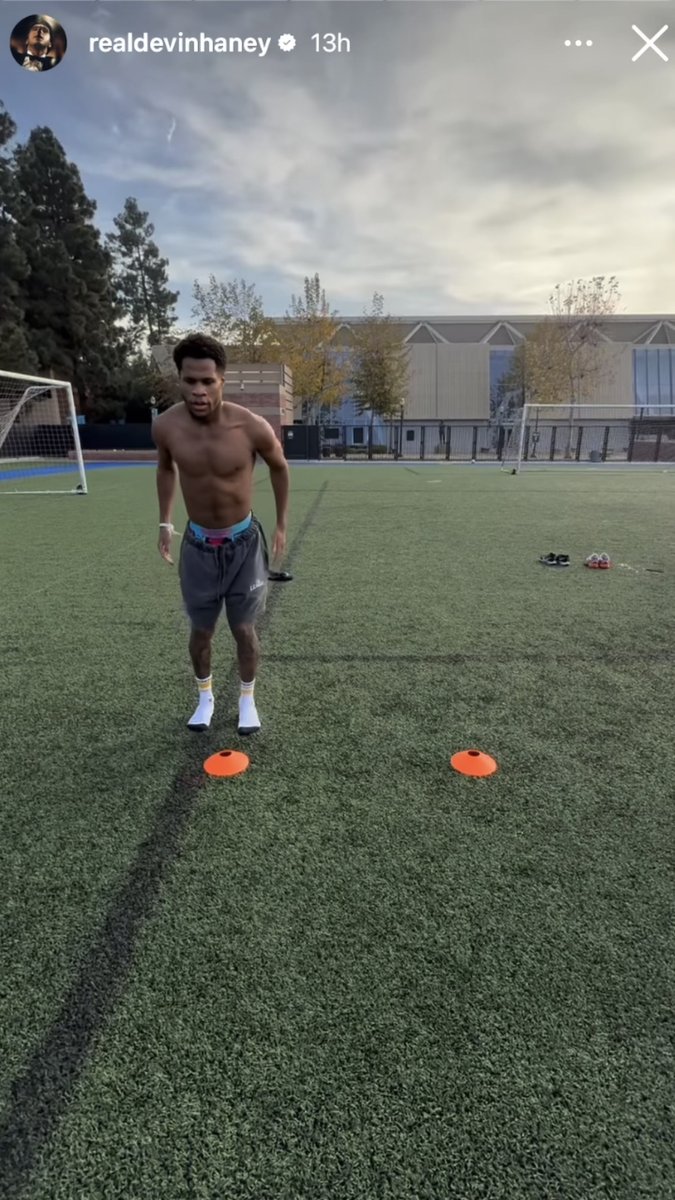 Devin Haney working on his fast footwork ahead of his return in March… [🎥 @RealDevinHaney]