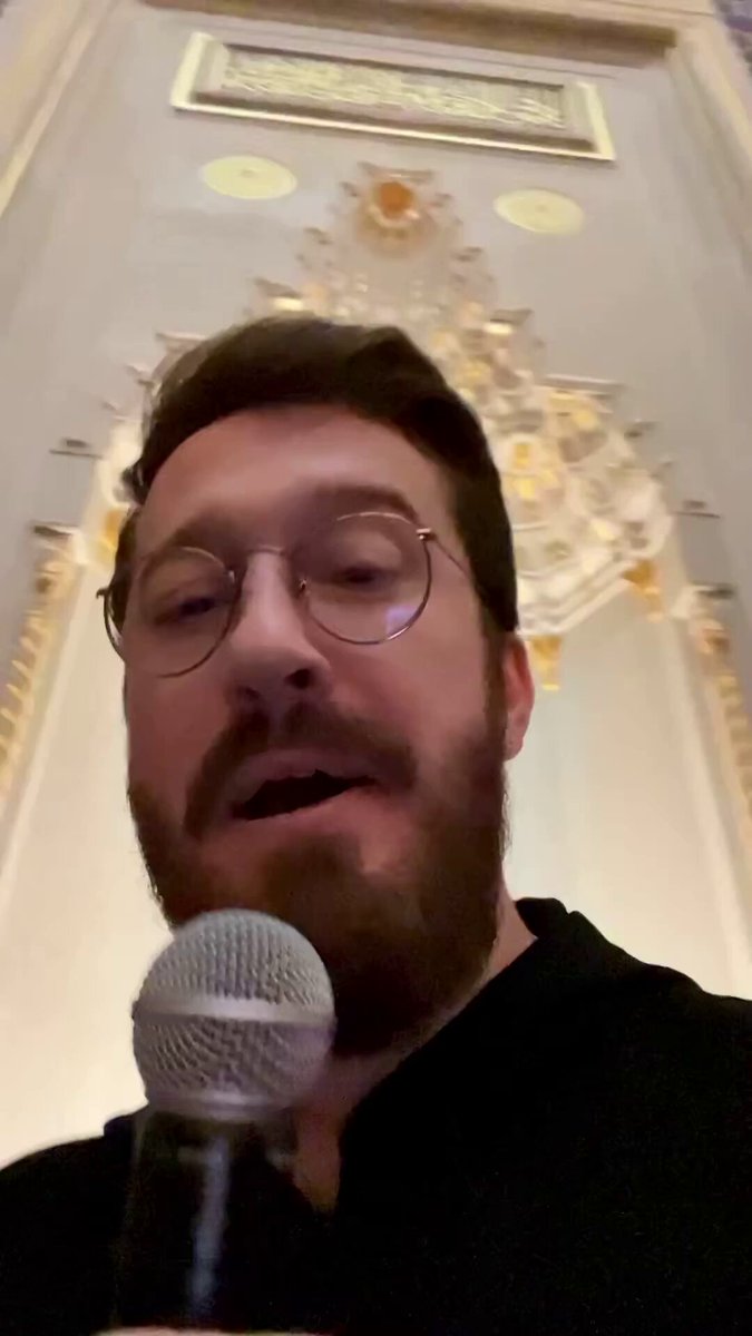 Bir YouTuber’ın çocuklara yönelik Üsküdar’da sabah namazı çağrısına binlerce çocuk katıldı.