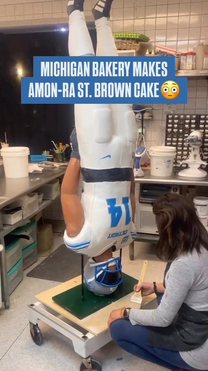 We NEED Amon-Ra St. Brown to see this cake! #OnePride 🎥 IG/homebakeryroch