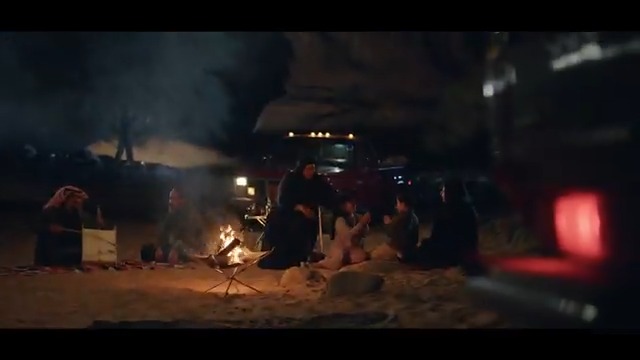 ودك تكشت.. بس شايل هم.. تبي معك أحد ولّا تحتاج تحمّل خريطة؟ 🗺️ أو تبي كل شي جاهز لك #خلك_دليلة في شتاء الألف ليلة وليلة وحمل تطبيق #روح_السعودية وشف الجديد 📱: