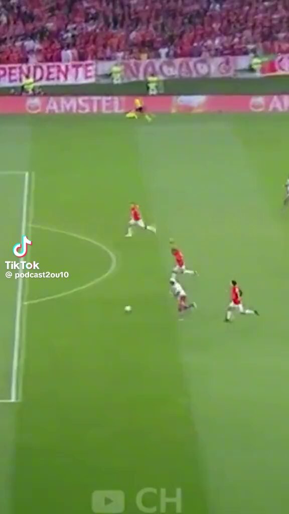 Torcedor do Internacional aturou 2 anos de Renê e ta comemorando que vazou do clube. Por aqui defendem a contratação No fundo no fundo a gente merece um pouco desse sofrimento