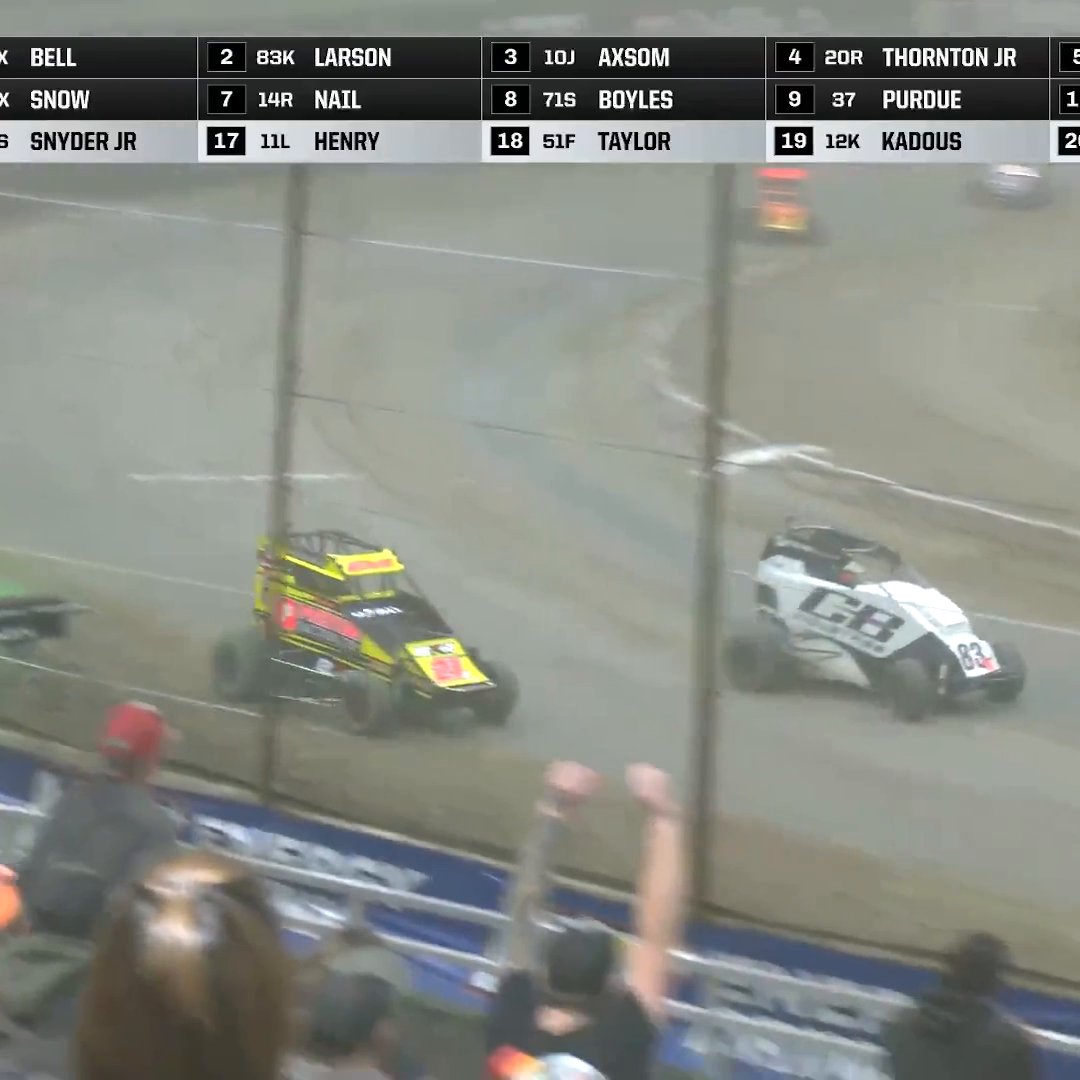 Our first Christopher Bell - Kyle Larson showdown of 2025! 👏 (🎥: FloRacing)