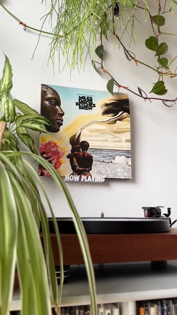#NowPlaying "Pharaoh's Dance" from Bitches Brew ⭐️ What's on your Sunday rotation? (🎥 via TikTok: dontskipnowplaying)