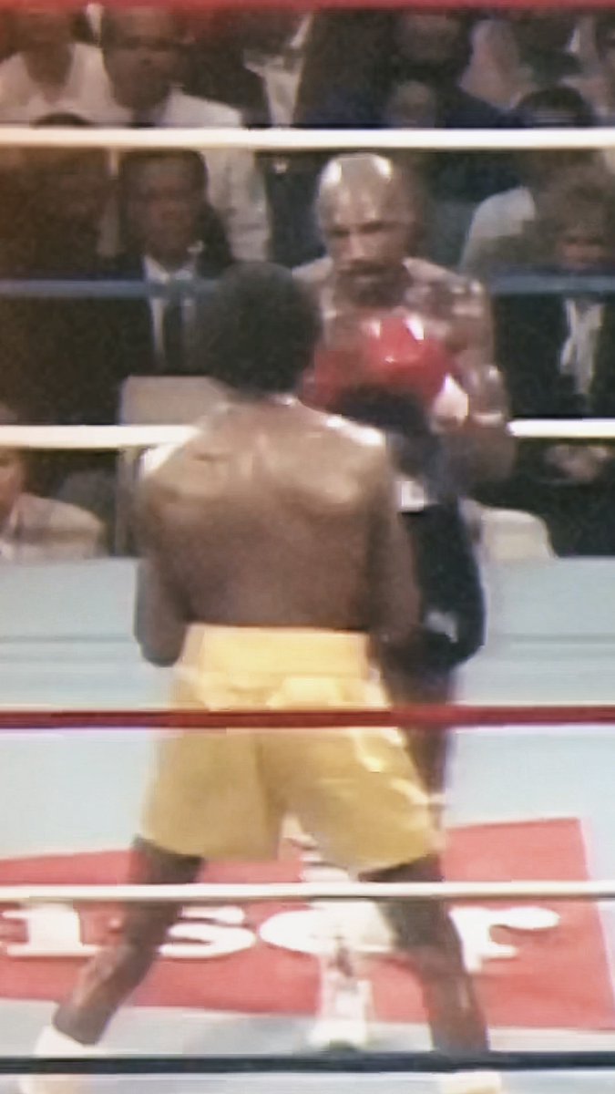 Sunday Classic time. Let's break down one of boxing's greatest fights... April 15, 1985: The most electrifying 8 minutes in boxing history. Hagler vs Hearns, 'The Fight' that became 'The War'