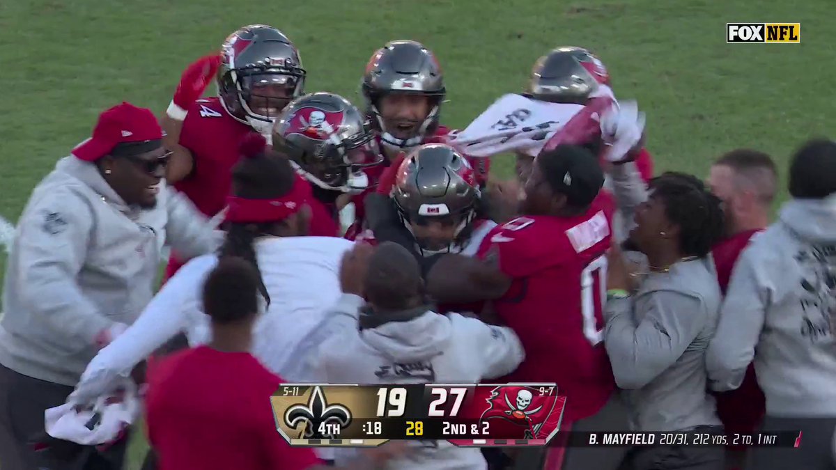 MIKE EVANS DID IT!!! 👏