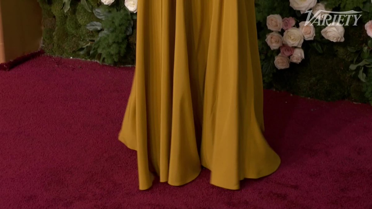Kathryn Hahn stuns at the 2025 #GoldenGlobes