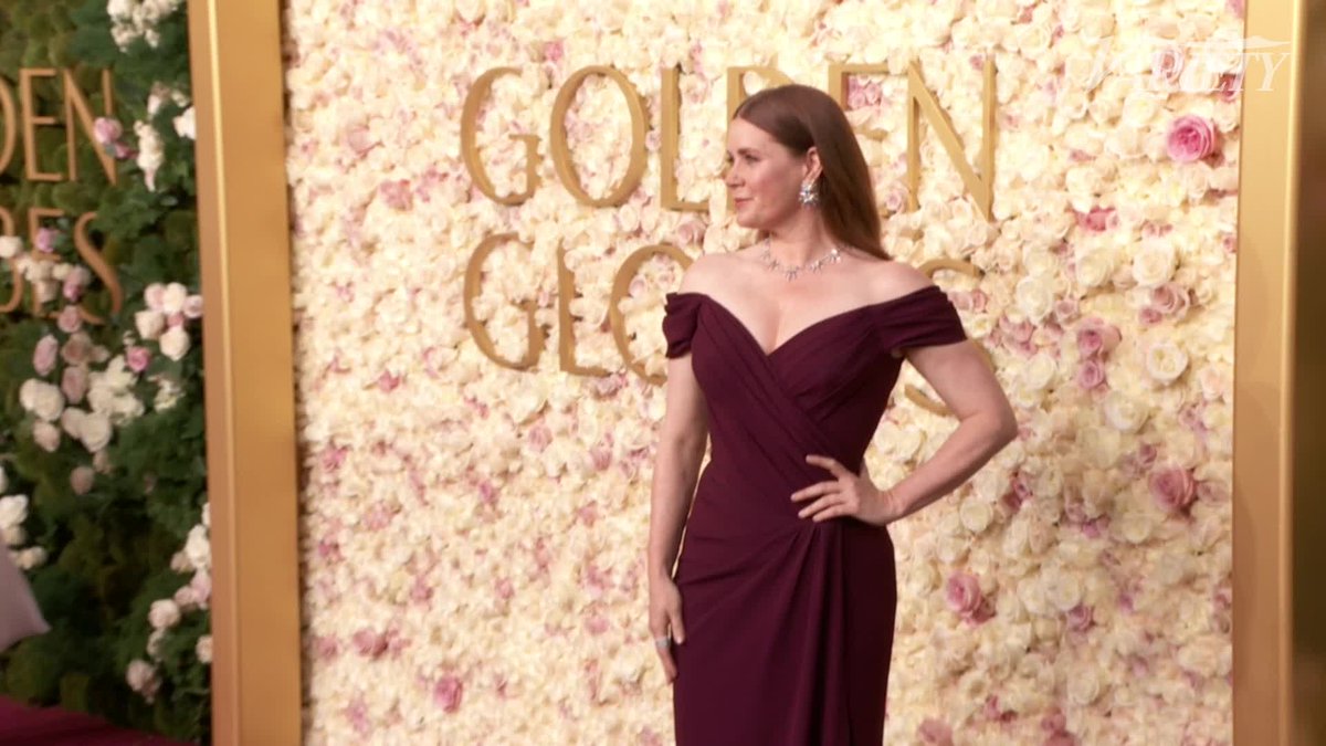 Amy Adams stuns at the 2025 #GoldenGlobes