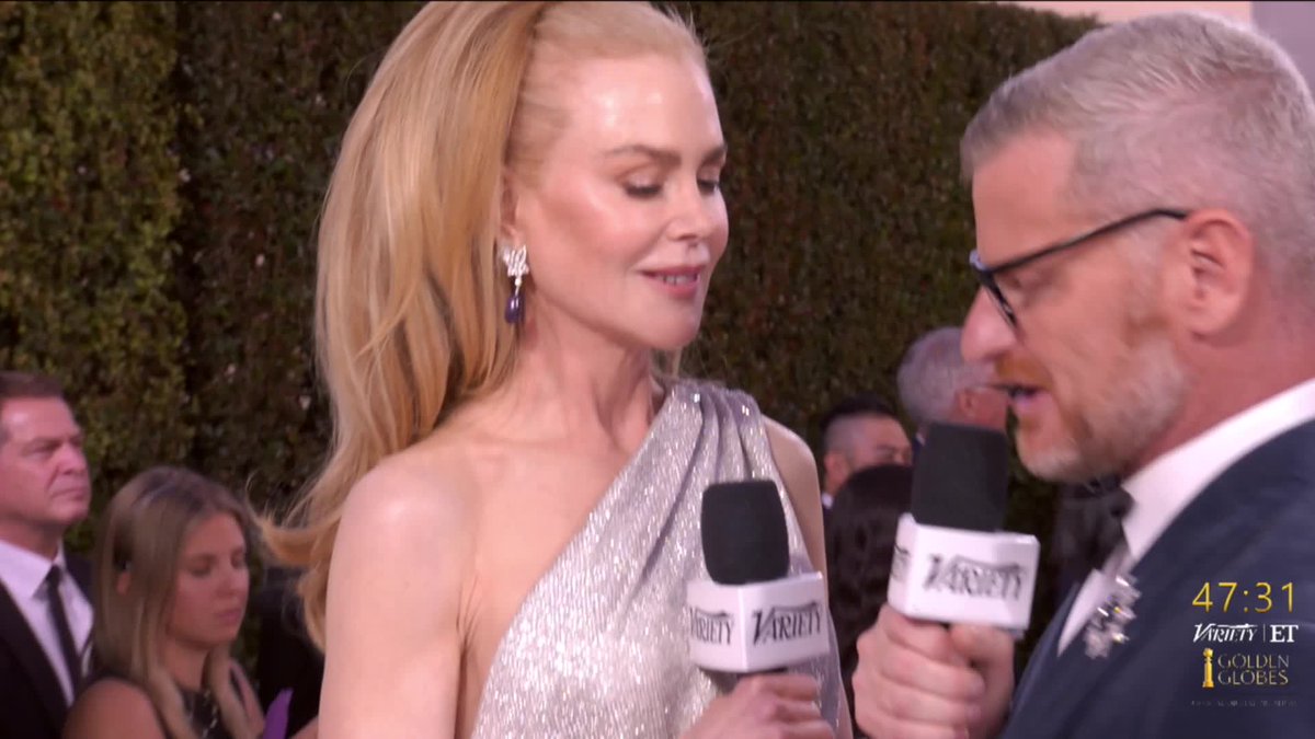 Nicole Kidman remembers her first #GoldenGlobes 33 years ago: "I could not believe all the stars that were there."