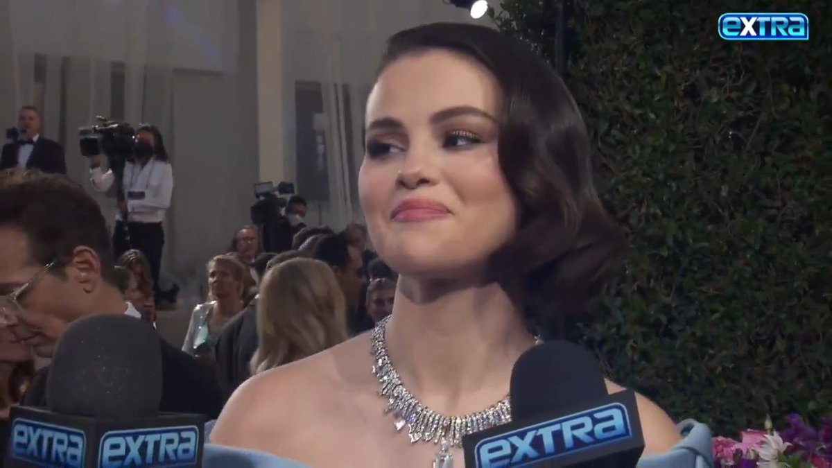 Selena Gomez talks being surprised by Benny Blanco's proposal and how much it means to have him at the #GoldenGlobes! 💍💓