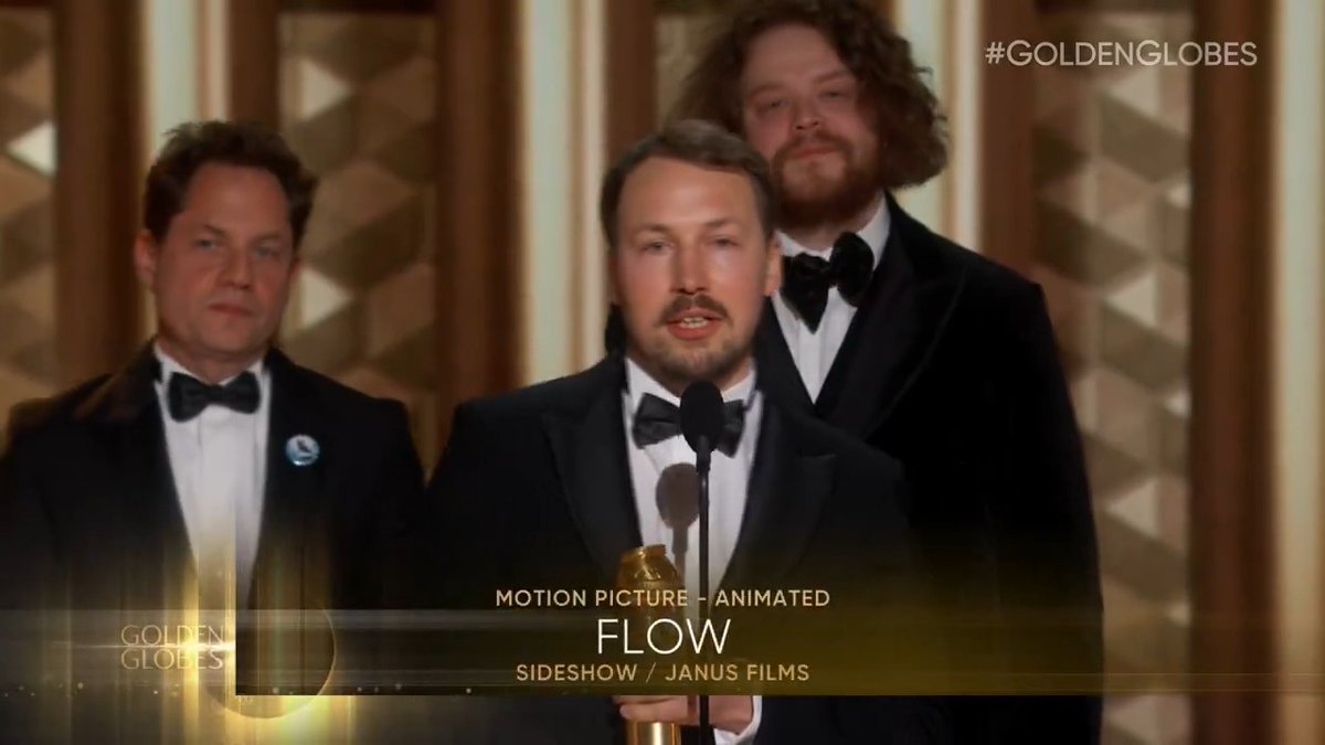 Flow accepts the #GoldenGlobes award for for Best Picture – Animated! 👏 Congratulations!