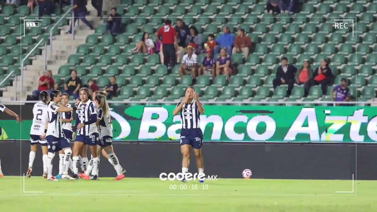 ¡Es que lo que haces en la cancha, Rebeca Bernal! ⚽️🔥 Así captó nuestro #LenteRayado Codere.mx el primer gol del partido. 📹