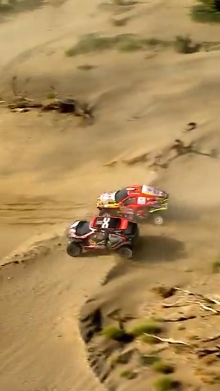 You never see @sebastienloeb in your rear view mirror for long! 🚘 🚘 #Dakar2025