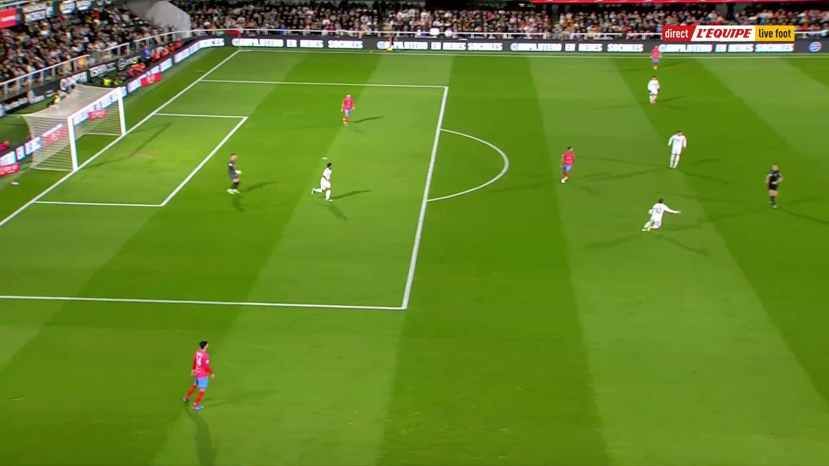 La volée de Fede Valverde en Copa del Rey. 🤍🚀 🎥 L'Équipe