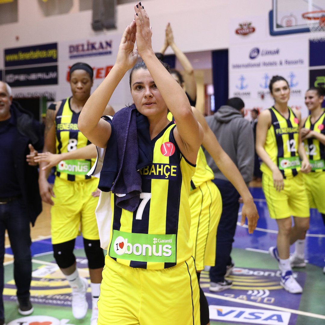 Emma'yla birlikte oynayabilse nasıl bir şey izlerdik arada aklıma geliyor