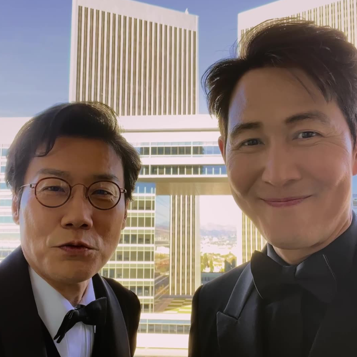 SMILE! Squid Game's Lee Jung-jae and Director Hwang Dong-hyuk have a message for you ❤️
