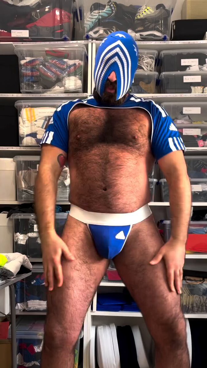 Happy New Year, kinksters! May 2025 be filled with whatever you want 💦 And as always, for the past eight years, gear up at