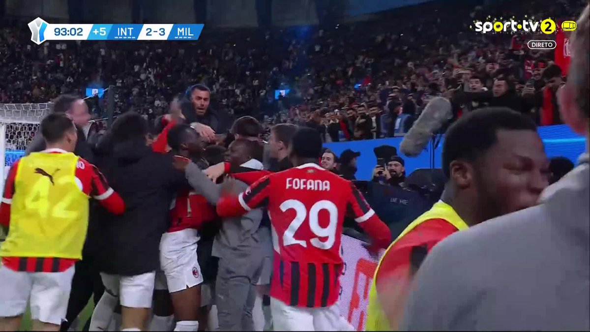 Milan conquistou a Supertaça de Itália nos descontos. SCENES!