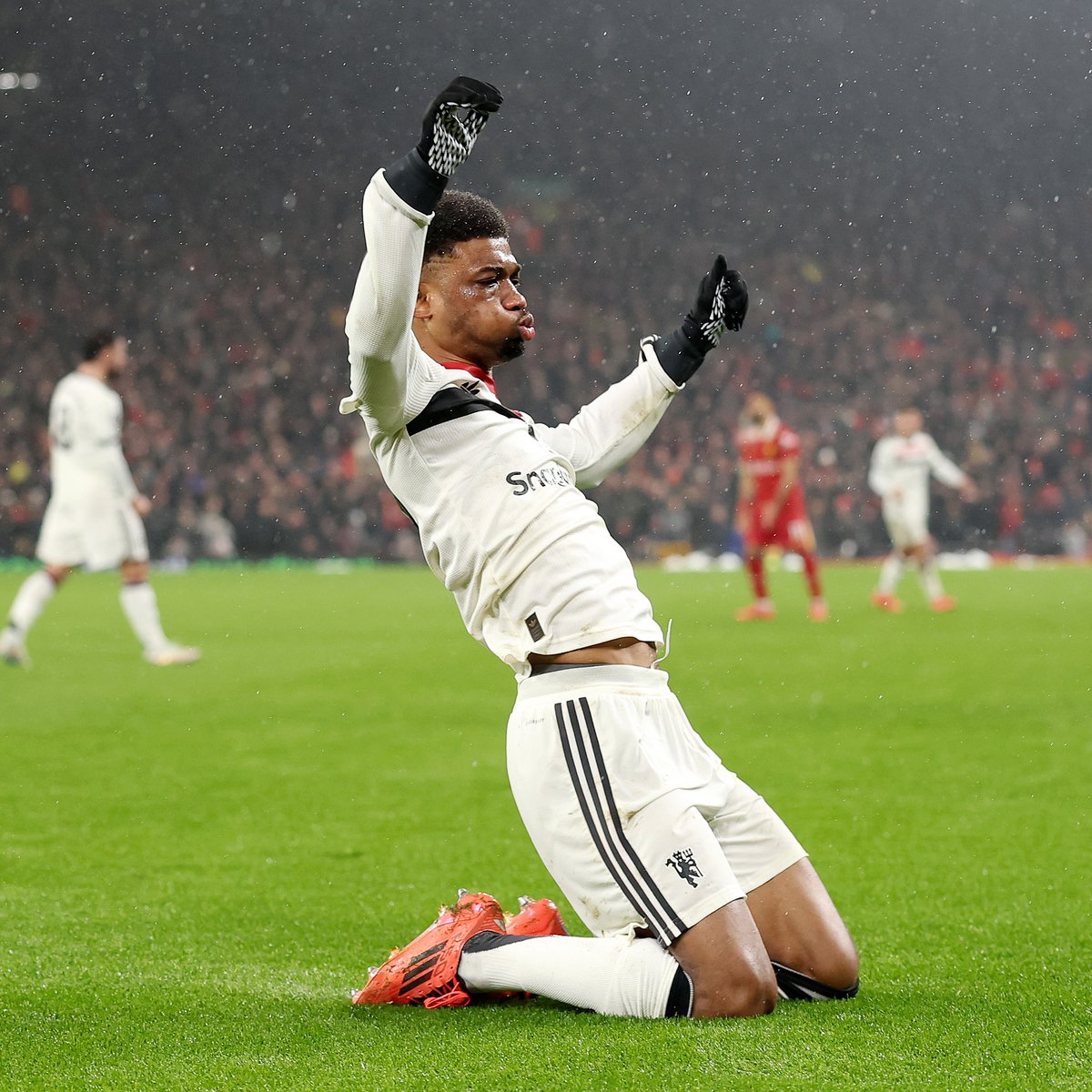 Coming up clutch. Again 🤌 🔥 @AmadDiallo_19 #MUFC || #PL