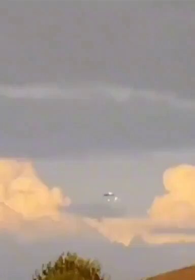 Orbs exiting the Mothership over Portugal Can we get a CN up in here please?