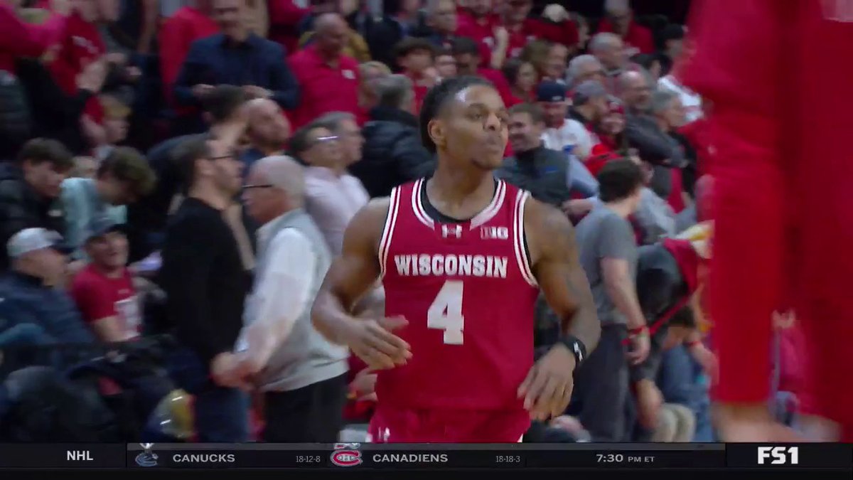 Kamari McGee gets a tough bucket to fall just before the halftime buzzer sounds 🔥 Wisconsin Basketball (via FOX College Hoops)