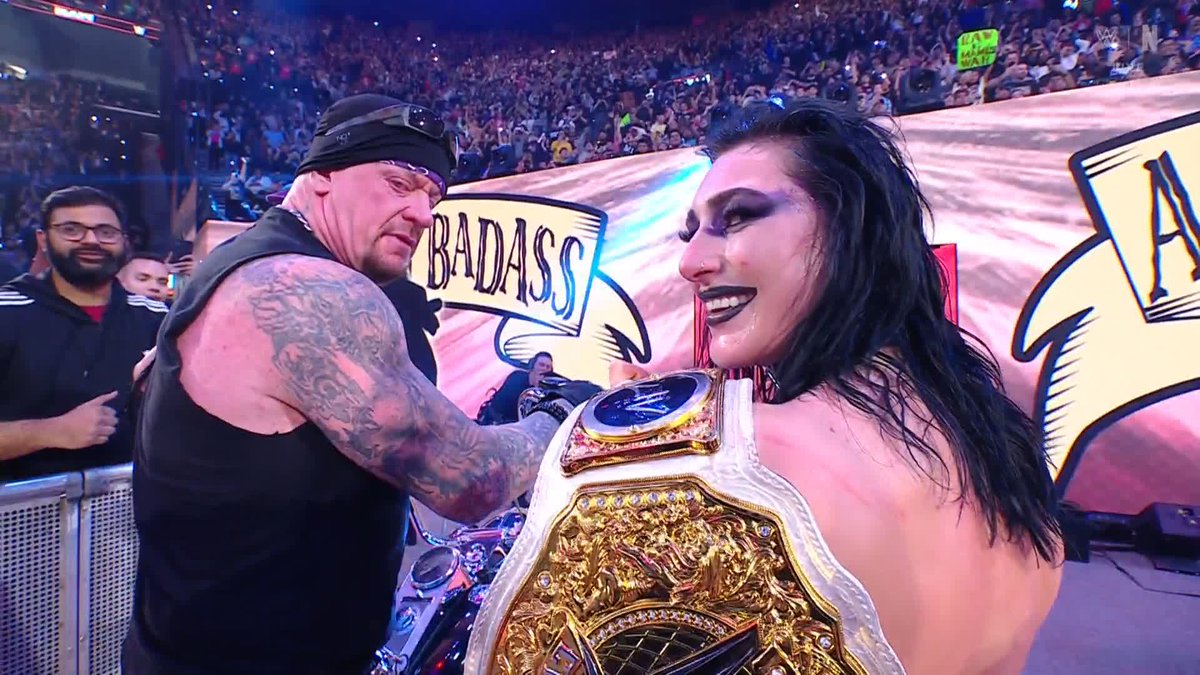 MAMI 🤝 UNDERTAKER #RawOnNetflix