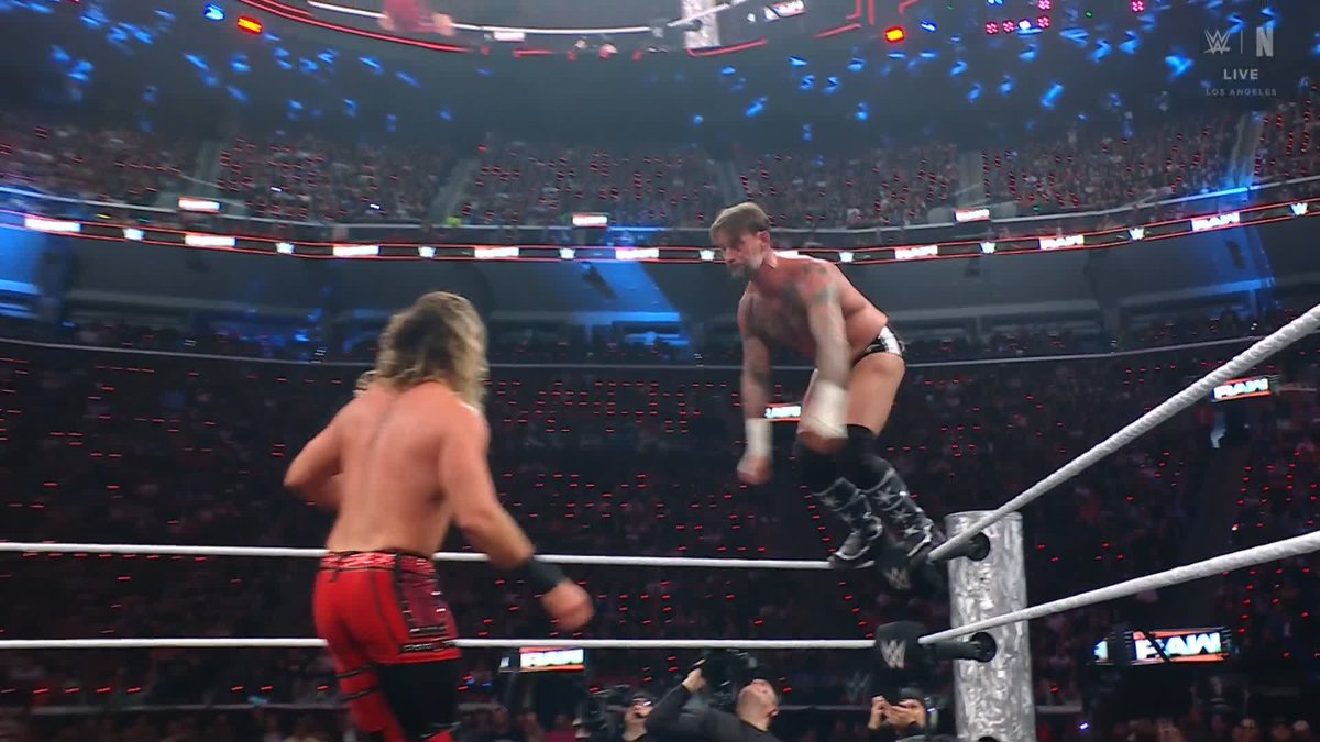 SETH ROLLINS just hit CM PUNK with the GTS! 😲