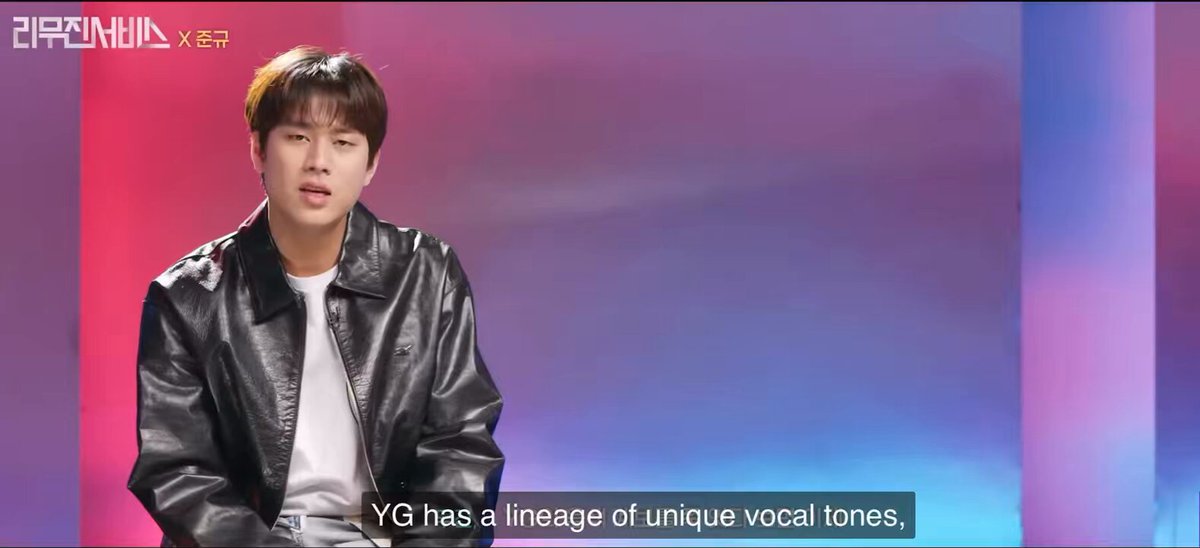 ลีมูจินนิมบอกว่า YG ตอนนี้มีสายเลือดโวคอลเสียงยูนีคอีกคนแล้วจากปาร์คบอมสู่โรเซ่แล้วก็ตอนนี้คือจุนกยู แล้วชีก็ทำเสียงรีแอคเหมือนแบบตัวเองไม่ถึงขั้นนั้นหรอก เพราะปาร์คบอมซอนเบนิมคือตำนานโรเจ้ซอนเบนิมคือไอคอนแล้วก็มาจุนกยูเนี่ยนะ ฮื่อ อยากตีตูดอะ หนูอะเก่งที่สุดในโลกแล้ว! ฟังแม่😭