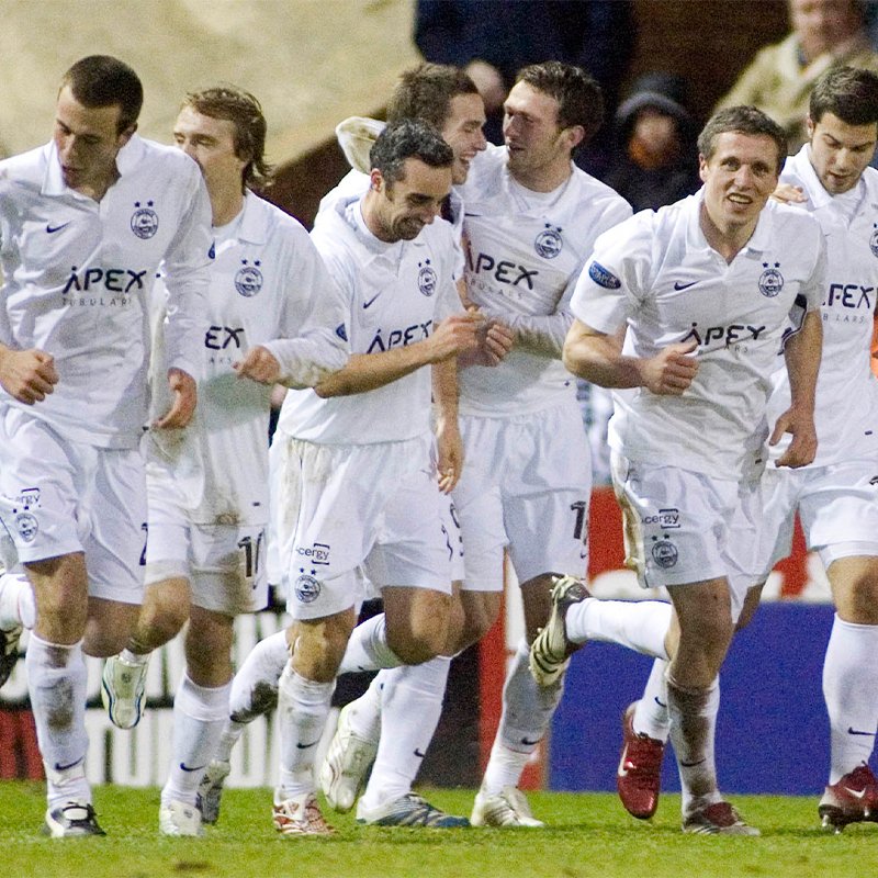 OTD 2006 Aberdeen FC staged a comeback to win at Tannadice against Dundee United FC A bad miss and a goalkeeping gaffe helped Aberdeen on their way. #StandFree