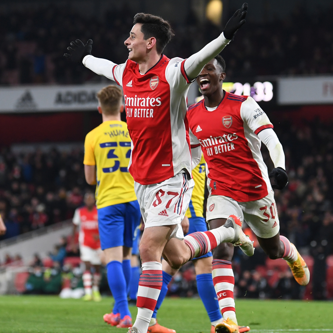Scoring on your senior debut ❤️ A Carabao Cup classic in N5, courtesy of former Gunner Charlie Patino 🤝
