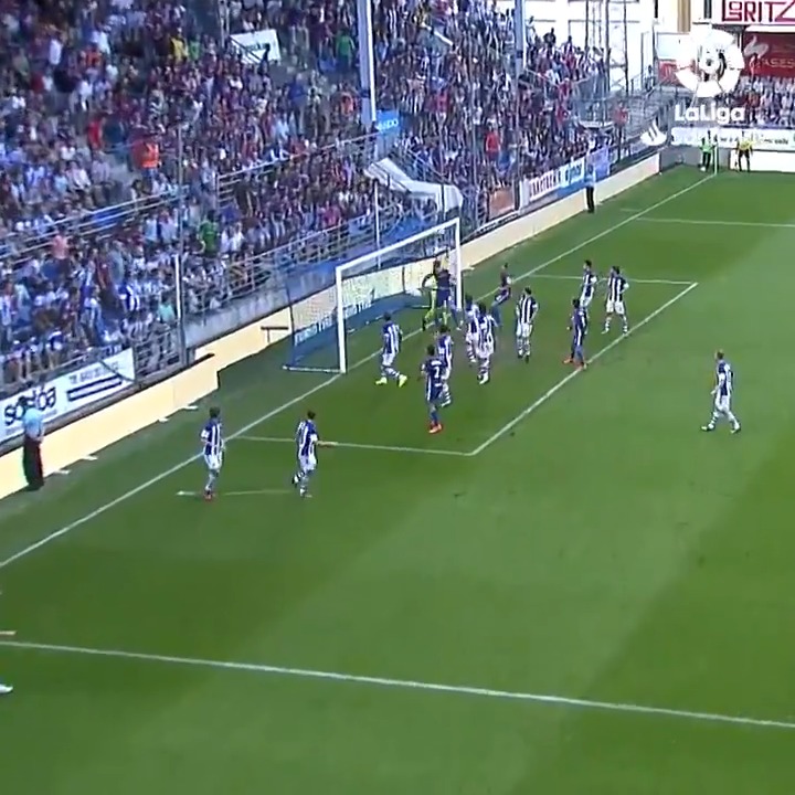 🚨 Javi Lara, el autor del primer gol del SD Eibar en Primera y que esta temporada jugaba en el Linares Deportivo 💙⚒, pone fin a su carrera como futbolista a los 39 años