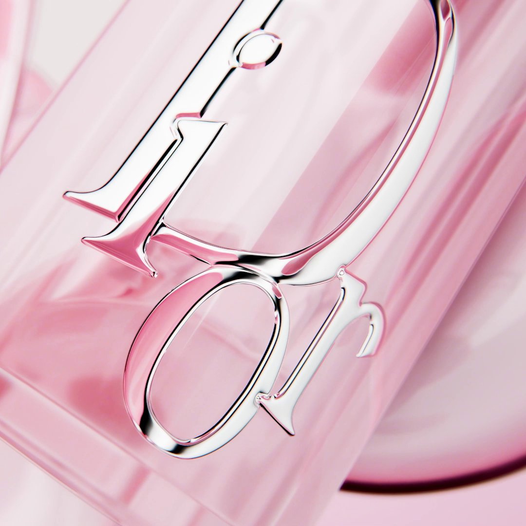 A new trio lights up the Lip Glow world: introducing Jisoo, @AnyaTaylorJoy and for the first time Willow Smith. The reinvented Dior Addict Lip Glow unveils a new pH-adapting technology. #DiorBeauty #DiorMakeup #DiorAddict