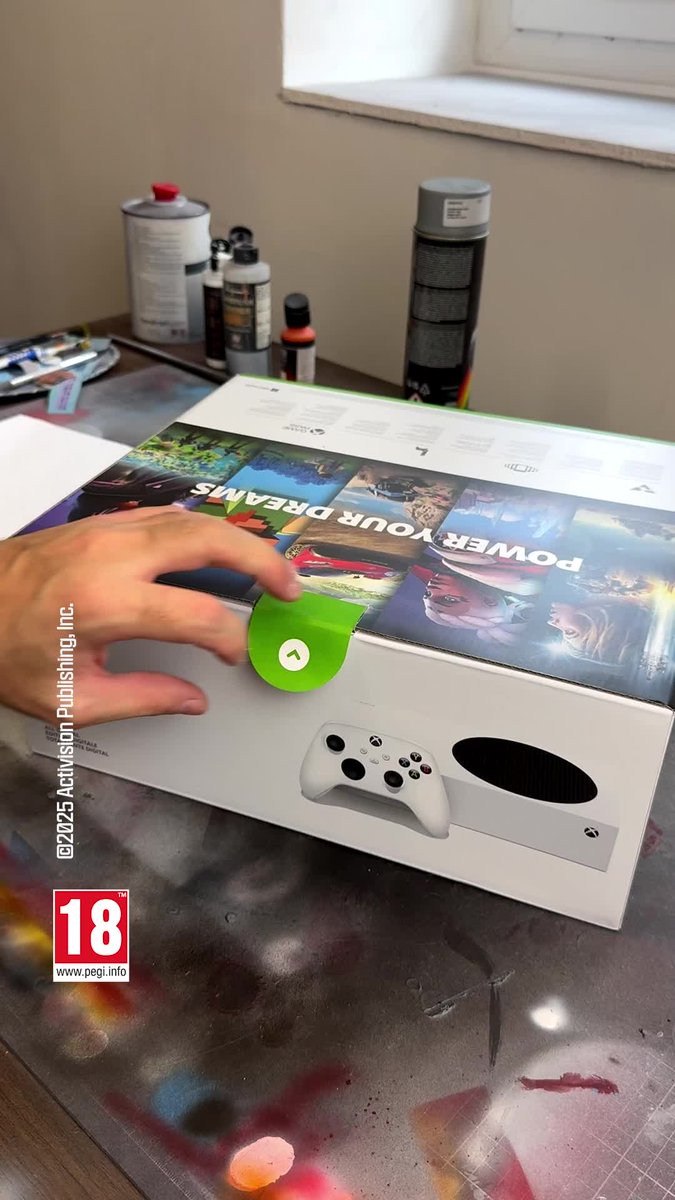 Une #XboxSeriesS à l’effigie de la carte Résurgence Area 99 est possible grâce à cette superbe personnalisation d’@/Enzouz 🧑🎨