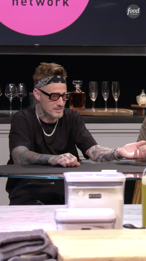 Even a simple game of Truth or Dare is gonna get competitive when you challenge three big-name chefs like Jet Tila, @mvoltaggio + BRYAN VOLTAGGIO 😅 #WildcardKitchen > Tonight @ 9|8c