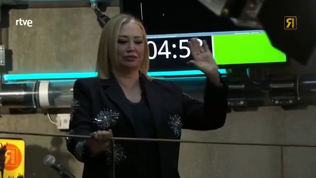 Se hizo una apuesta y hay que cumplir con las promesas que se hacen 🤝🏻 Belén Esteban
