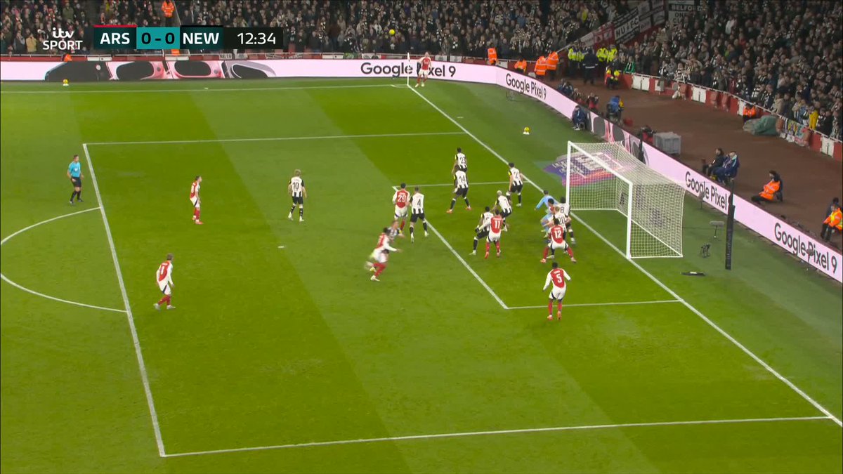 Is Declan Rice the best corner-taker in Europe at the moment? 🤔 #ITVFootball | #CarabaoCup