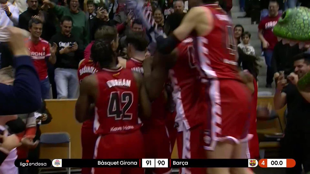 🔥 ¡ESTA ES LA CANASTA DE IKE IROEGBU CON LA QUE Bàsquet Girona GANA POR PRIMERA VEZ EN SU HISTORIA UN DERBI DECISIVO ANTE EL BARÇA! 📺Basket en Movistar Plus | #ConectaConTuPasion #LigaEndesa