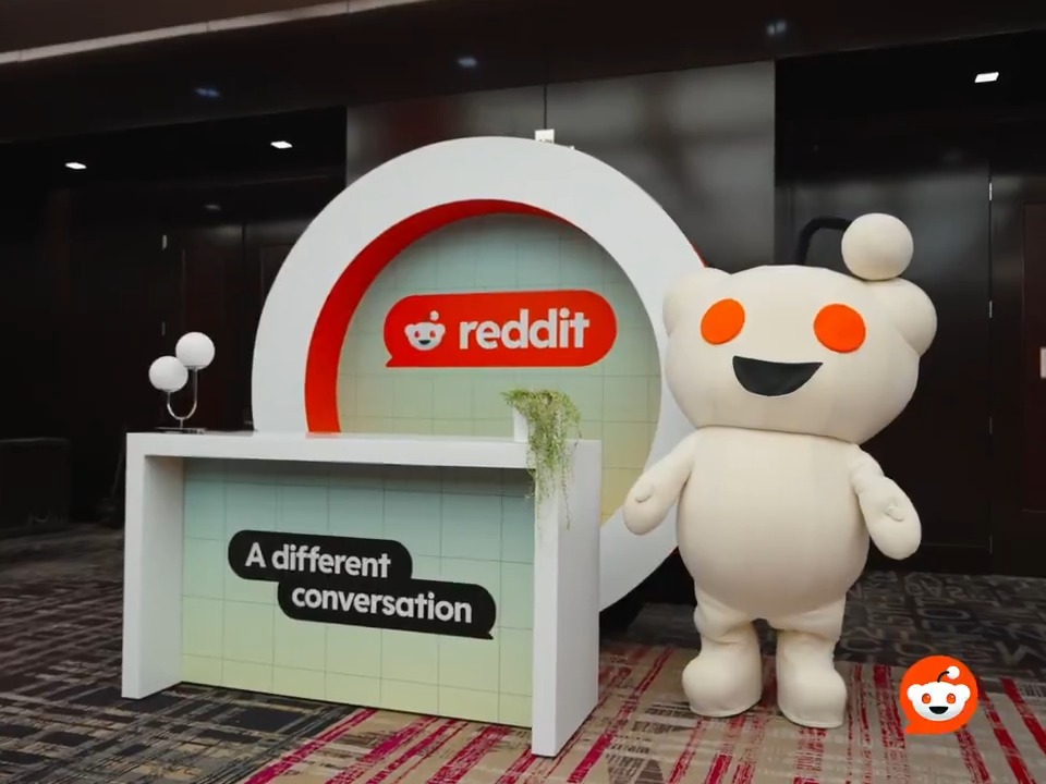 👋 From CES 2025: Snoo is here! Explore Reddit: A Different Conversation and discover how trusted communities help billions make informed decisions across industries. Visit Condesa 5 & 6 at the Cosmopolitan to explore, or check back tomorrow for more. #RedditAtCES #CES2025
