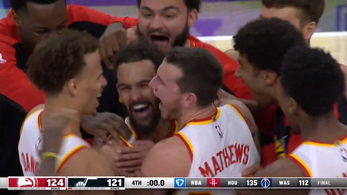 RAYFORD TRAE YOUNG FROM HALFCOURT FOR THE WIN