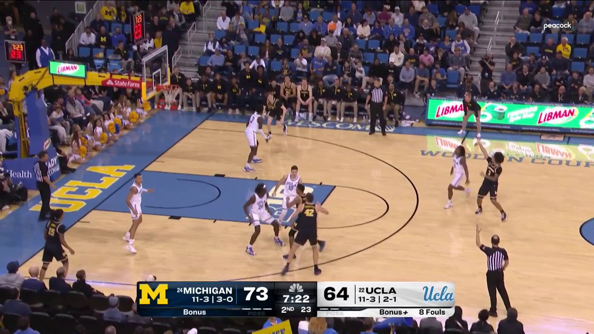 Tre Donaldson is FEELING IT. 🔥 📺 : Peacock | @UMichBBall