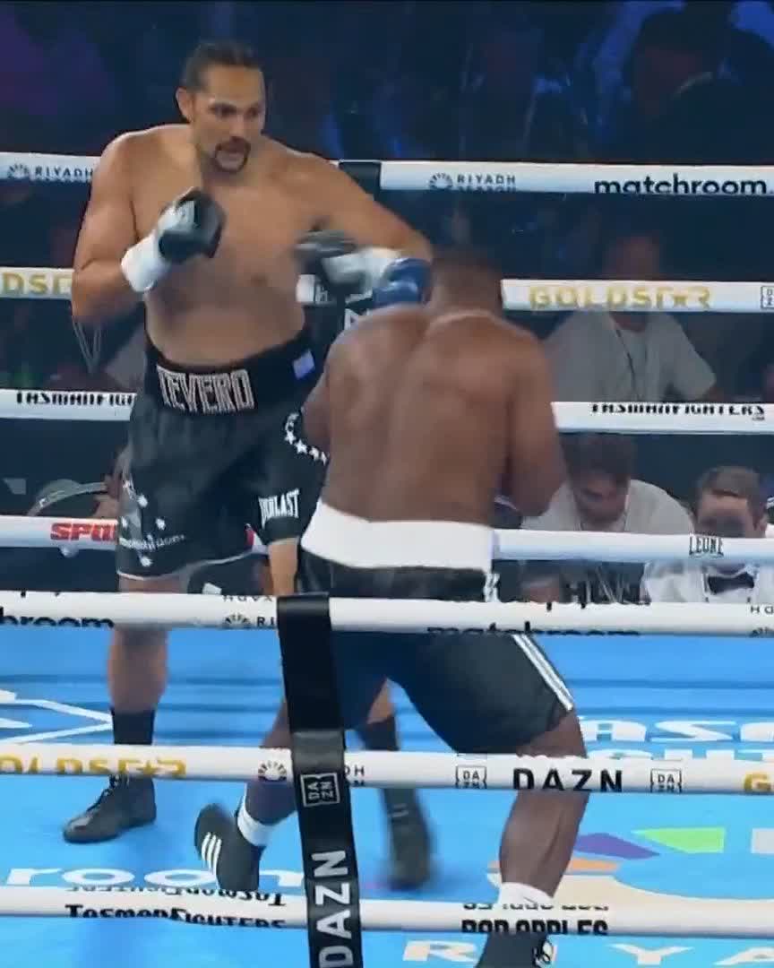 One and done 💥 @Teremoana98 inside a minute! A big and busy 2025 ahead! #OpetaiaNyika | DAZN Boxing