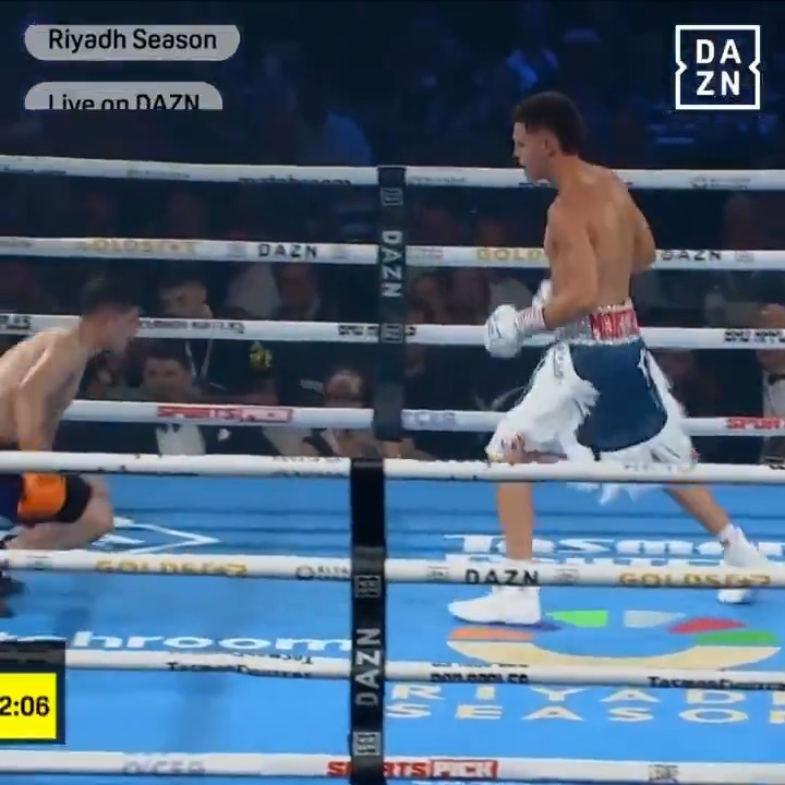 Out comes the gumshield after a HUGE Max McIntyre shot ๐ฅ #OpetaiaNyika | Live on DAZN